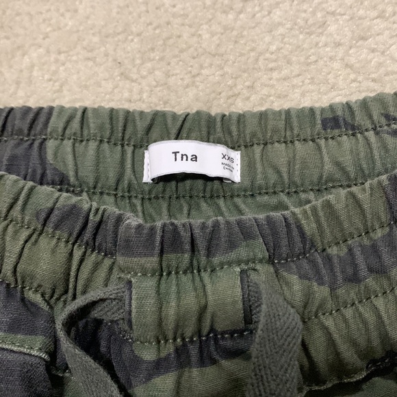 Camo high waisted pants - TNA - Picture 2 of 3